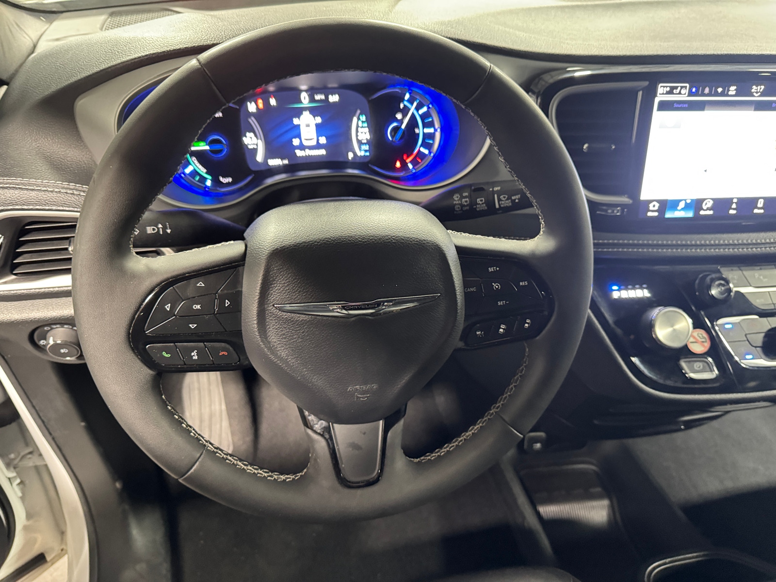 Thumbnail: 2024 Chrysler Pacifica - 4