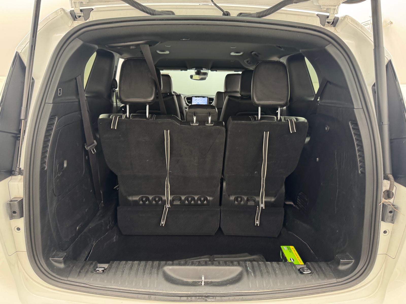 Thumbnail: 2024 Chrysler Pacifica - 6