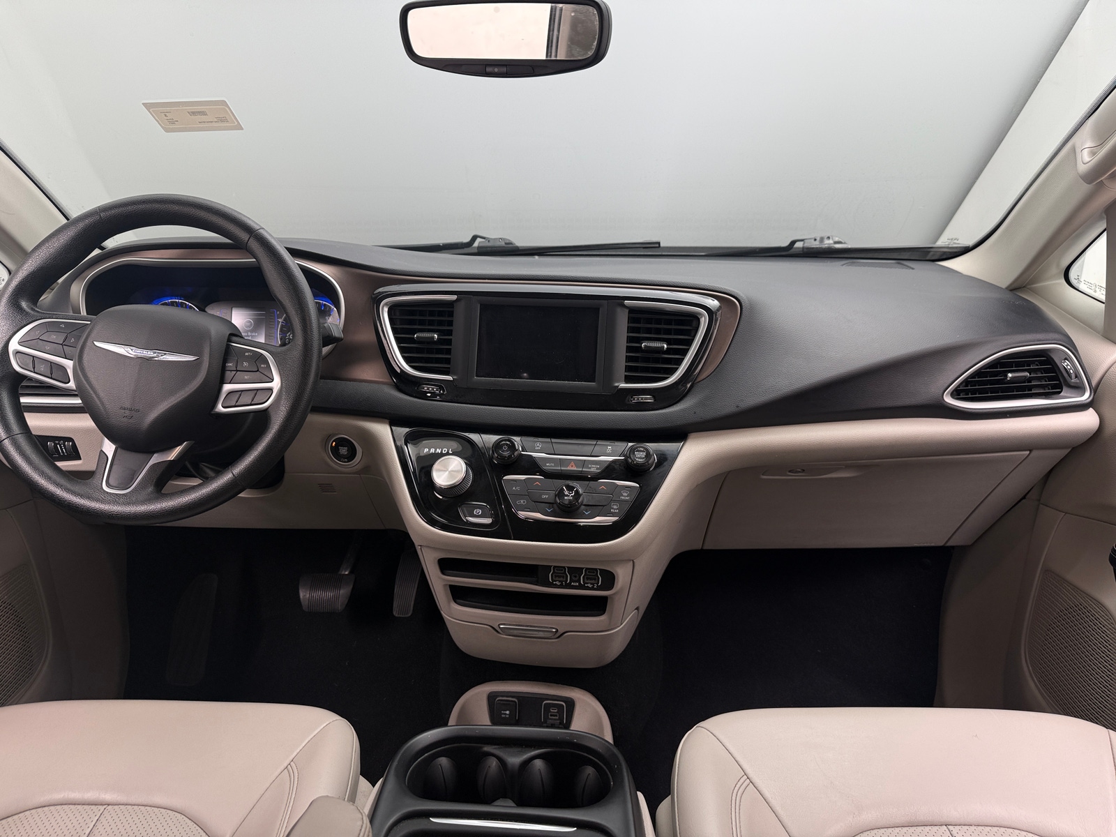 Thumbnail: 2021 Chrysler Voyager - 2