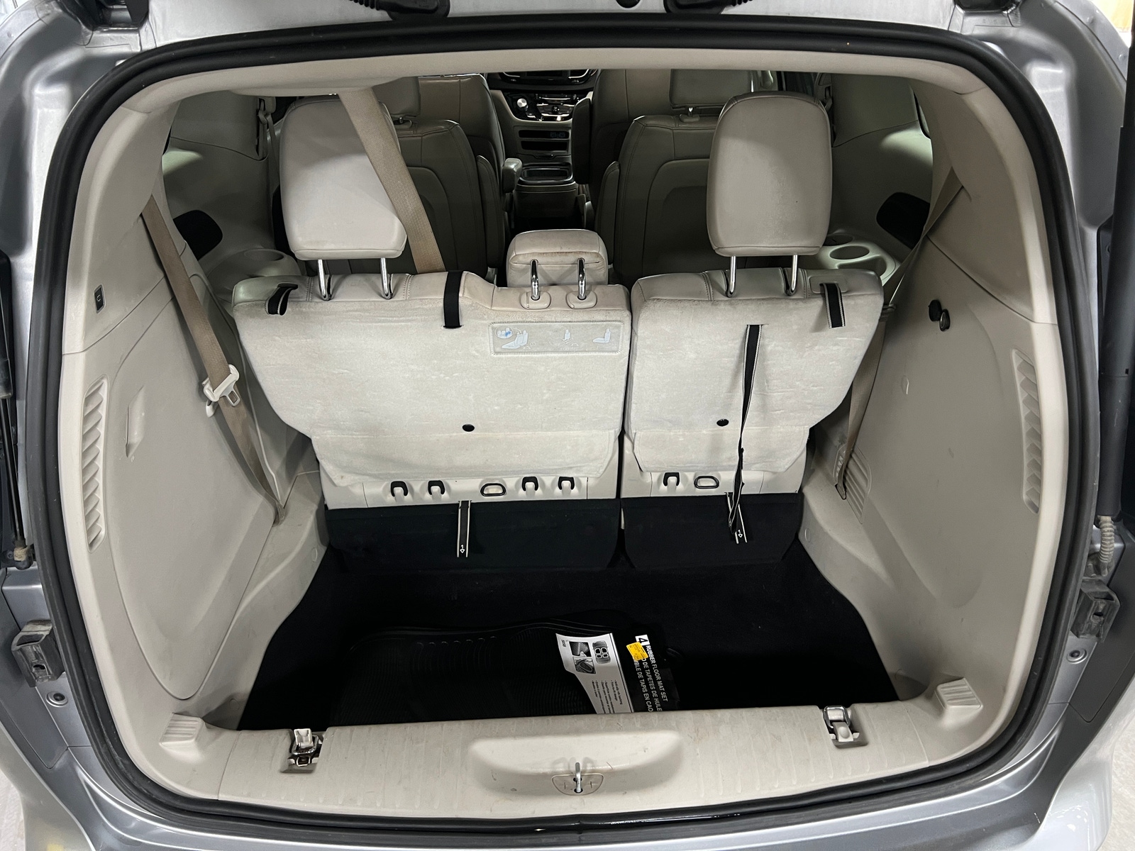 Thumbnail: 2021 Chrysler Voyager - 6