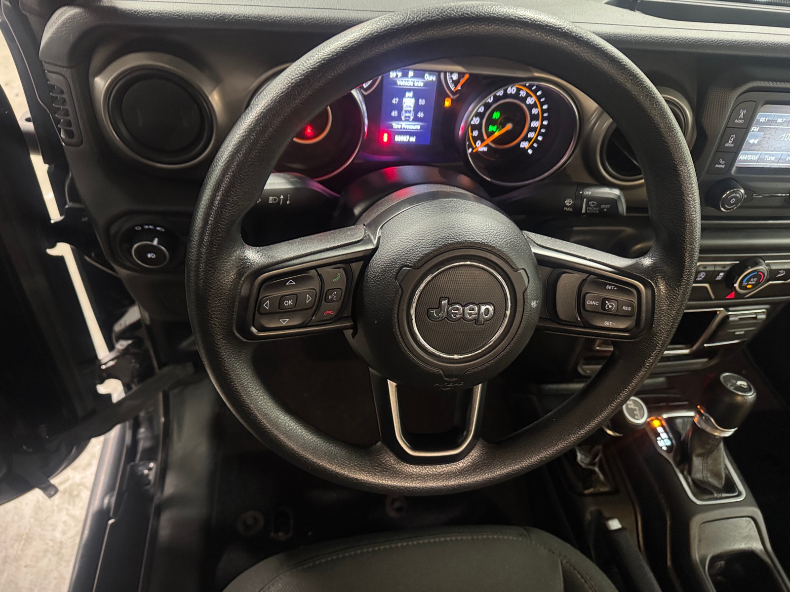 Thumbnail: 2019 Jeep Wrangler - 5