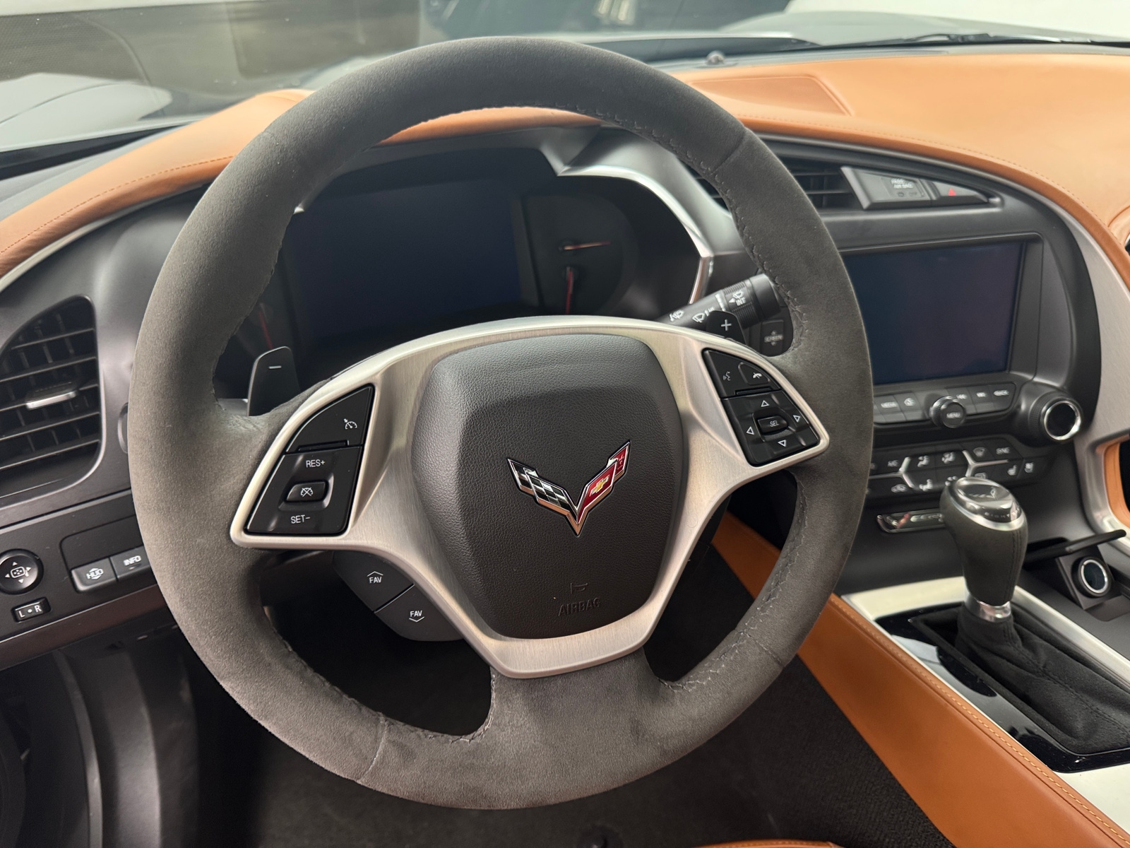 Thumbnail: 2015 Chevrolet Corvette - 3