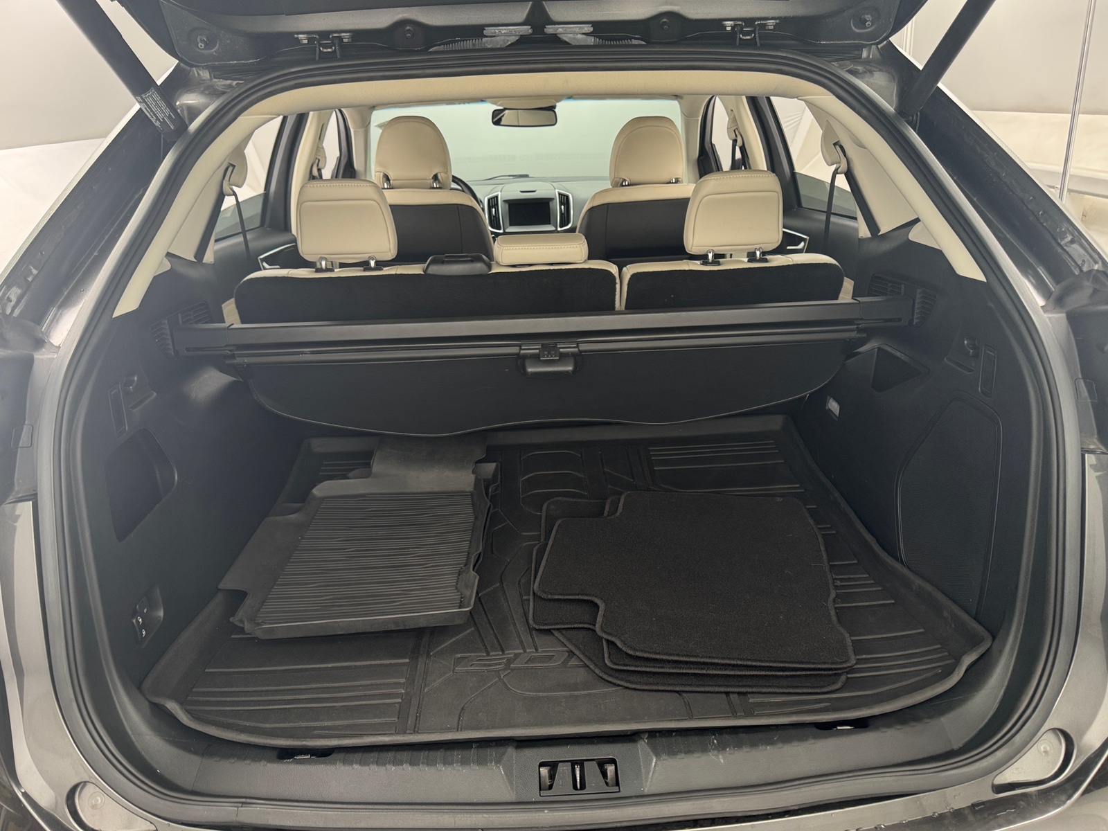 Thumbnail: 2019 Ford Edge - 6