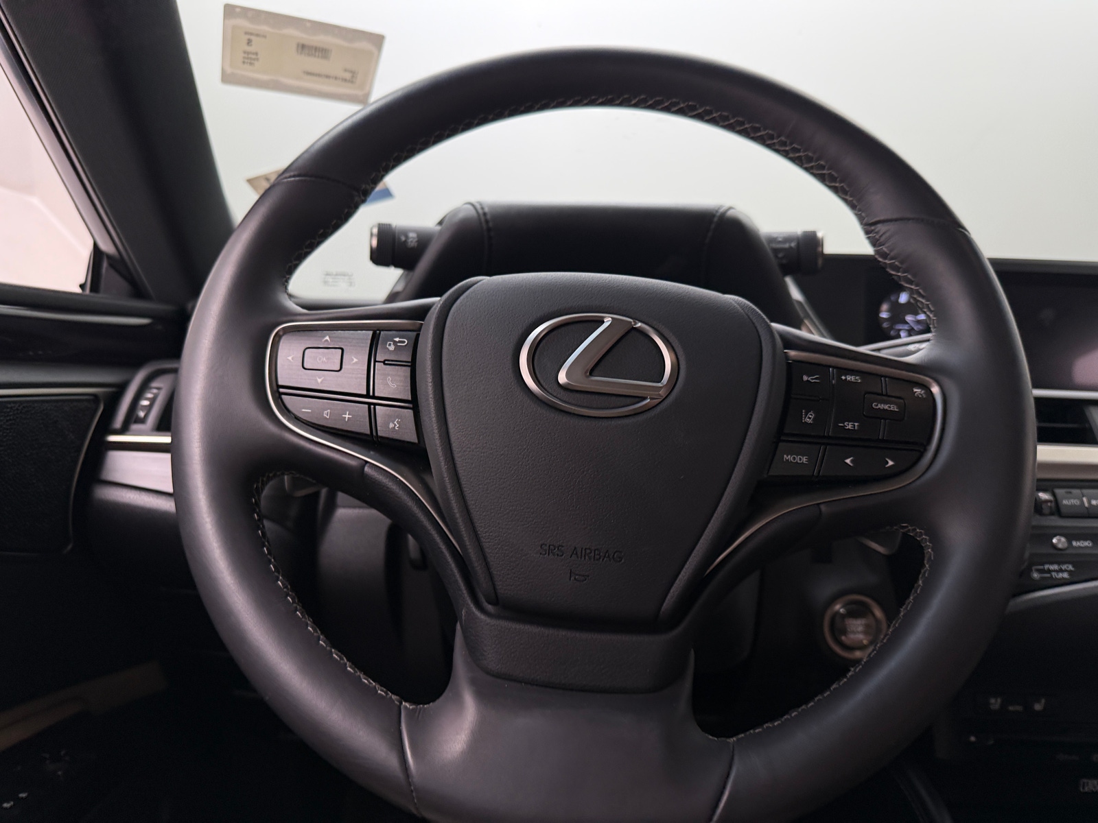 Thumbnail: 2019 Lexus ES - 5