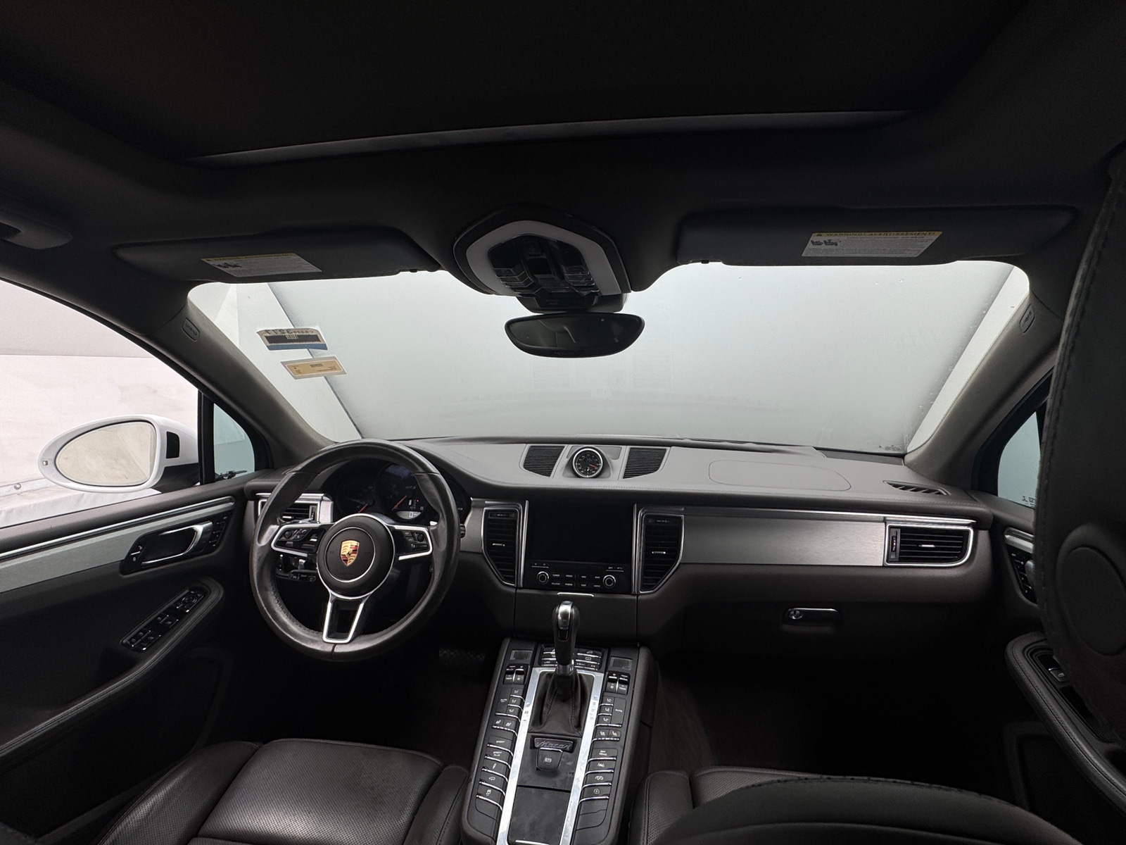 Thumbnail: 2017 Porsche Macan - 2