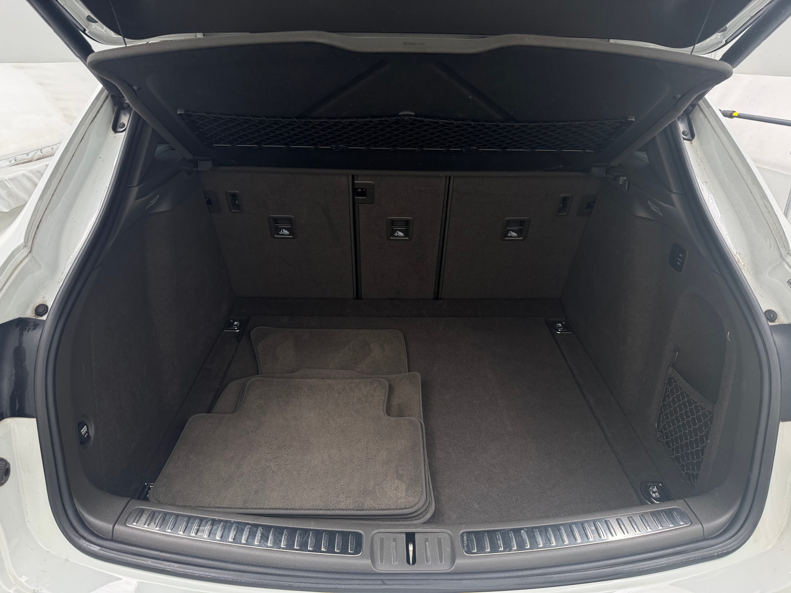 Thumbnail: 2017 Porsche Macan - 6