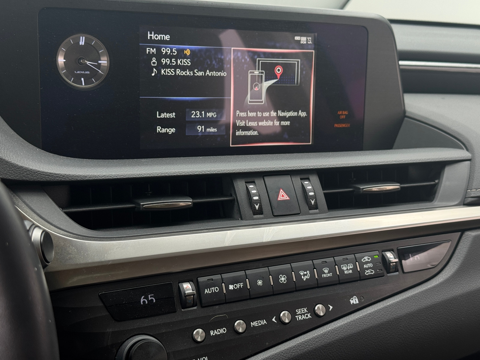 Thumbnail: 2020 Lexus ES - 3