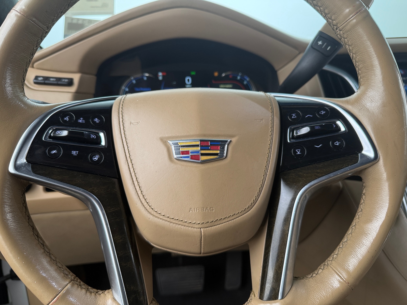 Thumbnail: 2019 Cadillac Escalade - 4