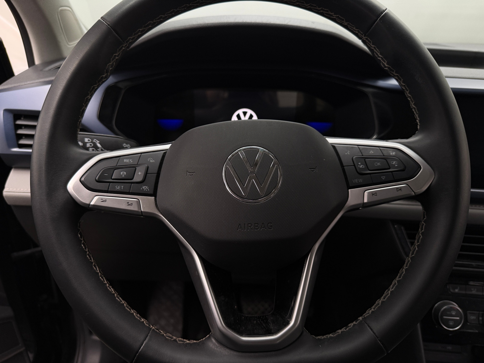 Thumbnail: 2024 Volkswagen Taos - 4