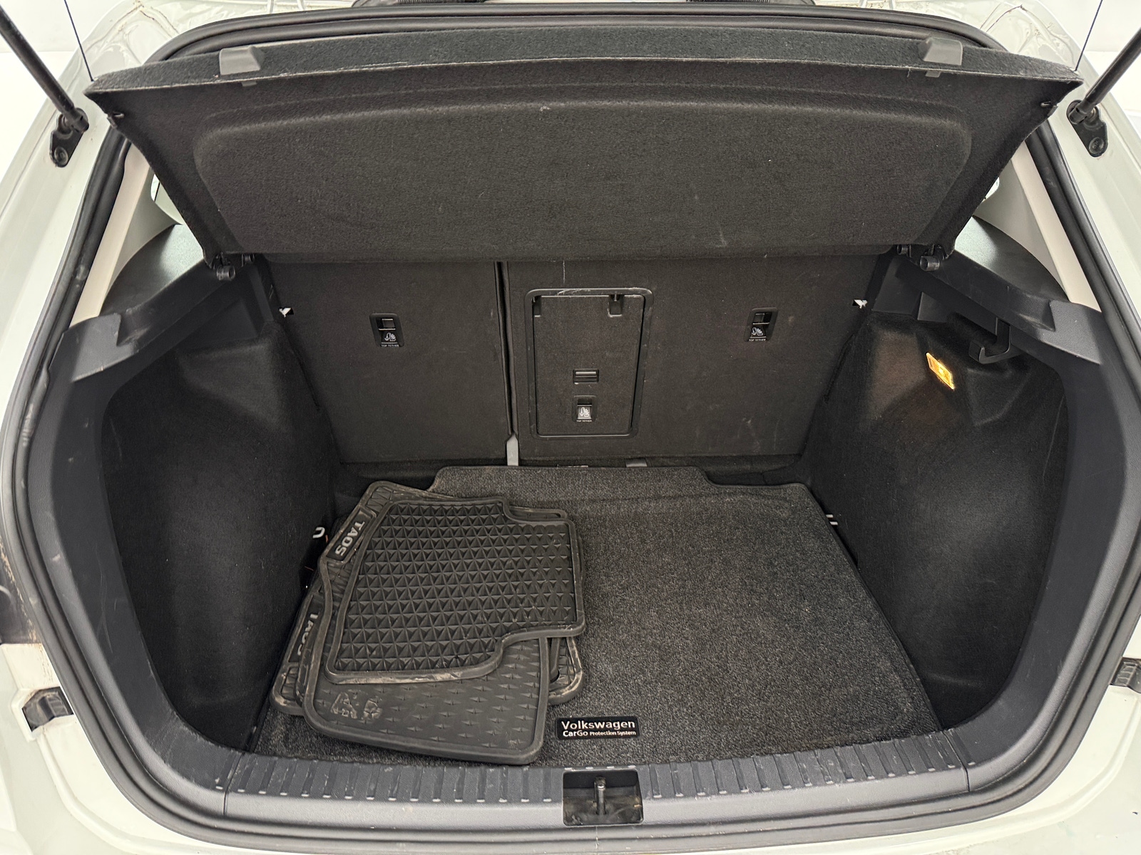 Thumbnail: 2023 Volkswagen Taos - 7