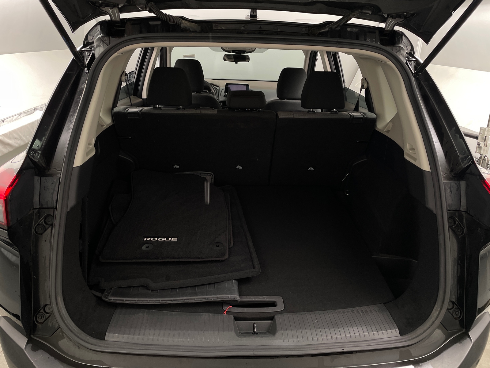 Thumbnail: 2023 Nissan Rogue - 7