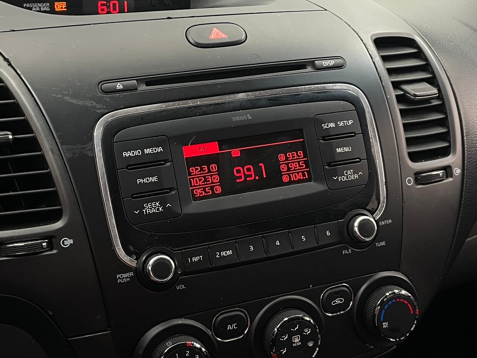 Thumbnail: 2018 Kia Forte - 4