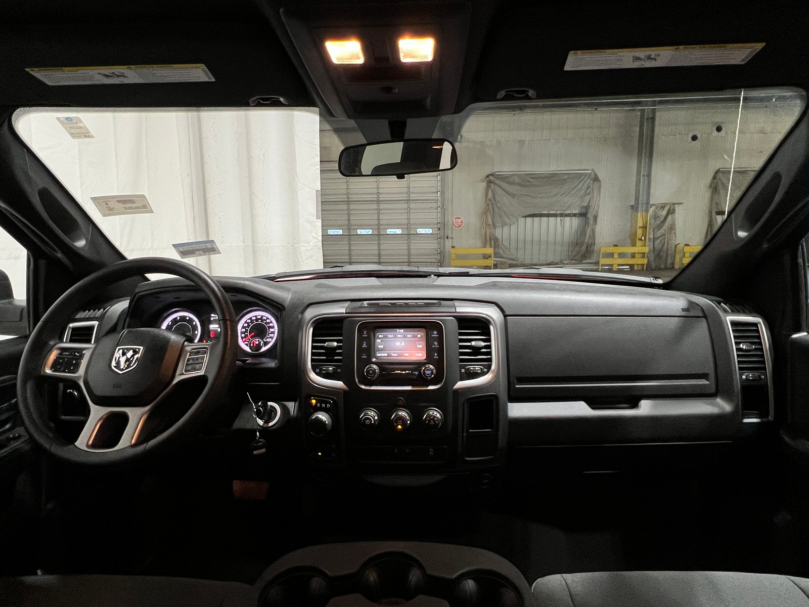 Thumbnail: 2022 RAM 1500 Classic - 3