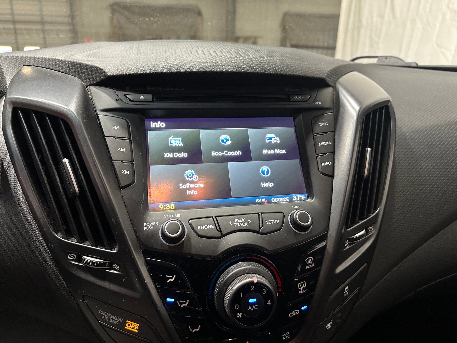 Thumbnail: 2016 Hyundai Veloster - 2