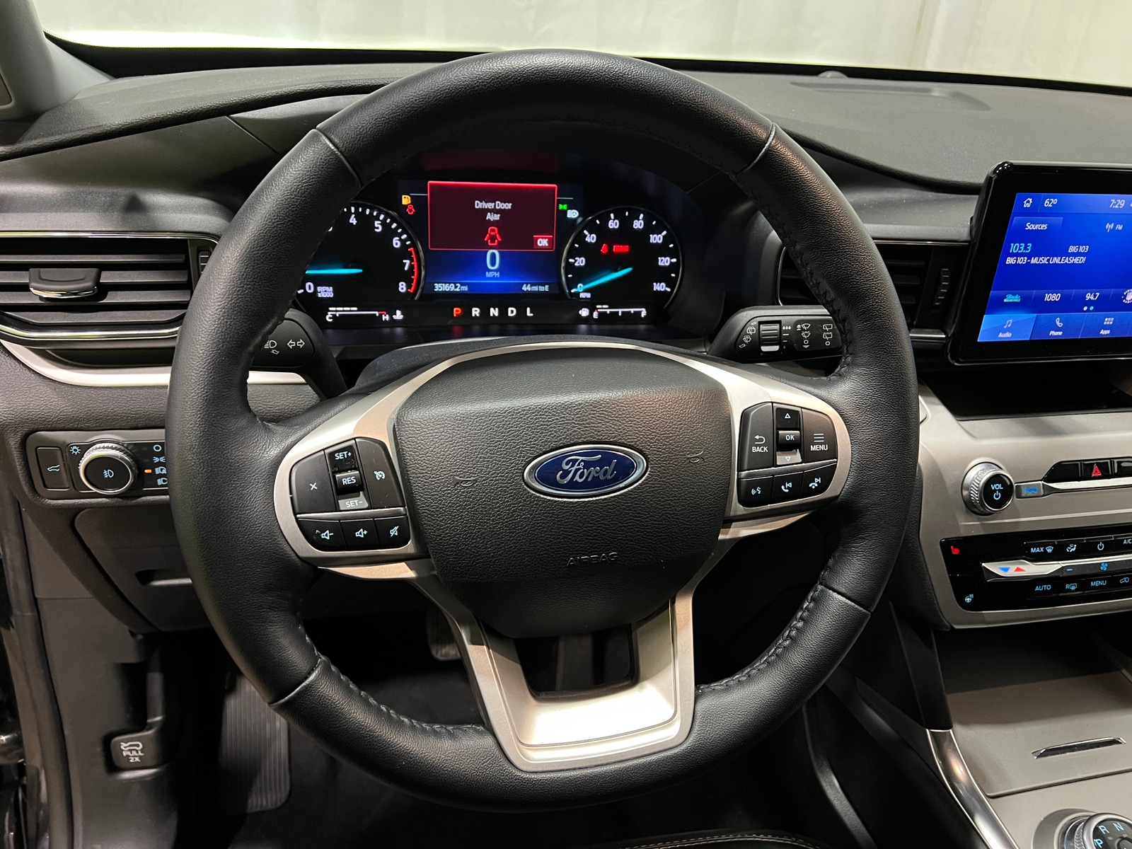 Thumbnail: 2022 Ford Explorer - 5