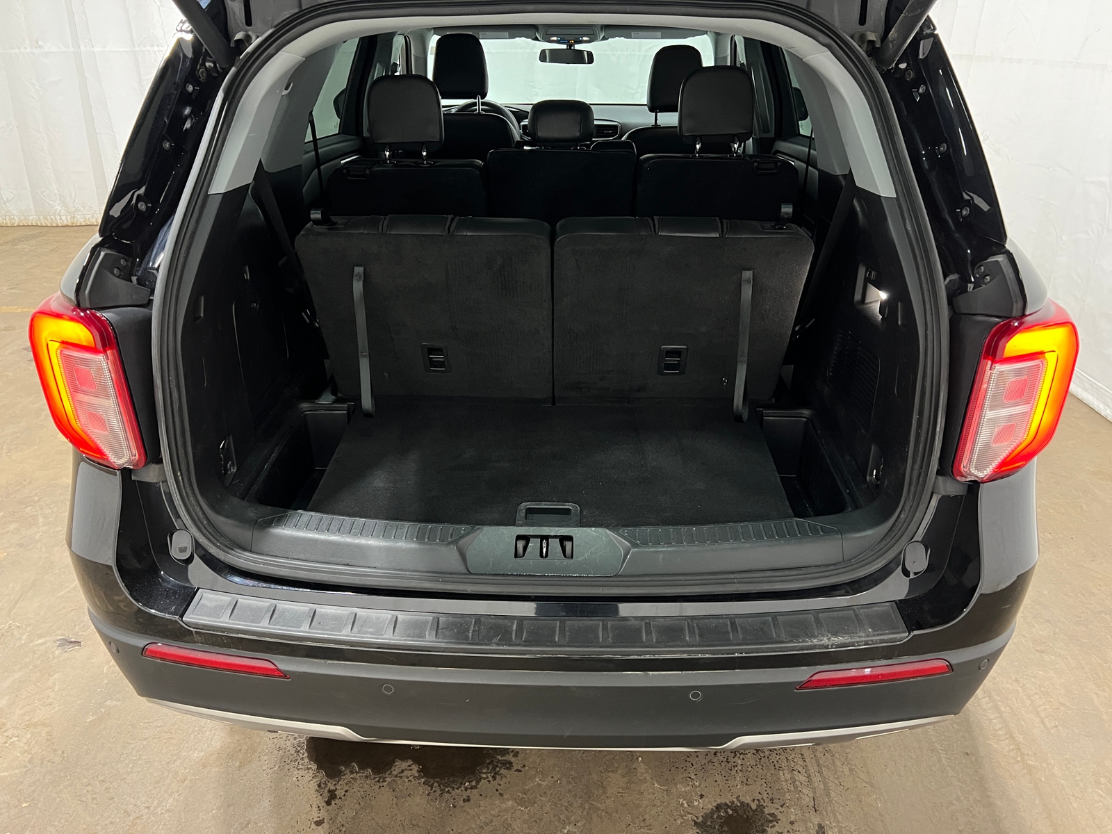 Thumbnail: 2022 Ford Explorer - 7