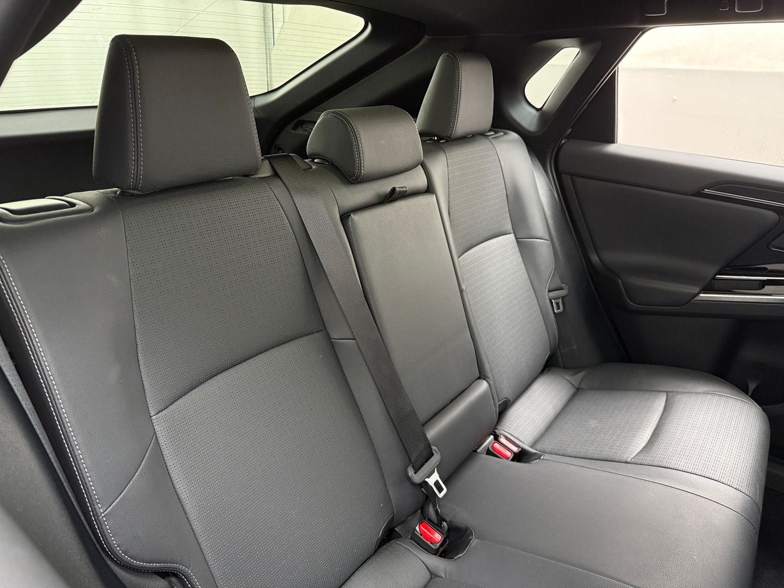 Thumbnail: 2023 Toyota bZ4X - 6