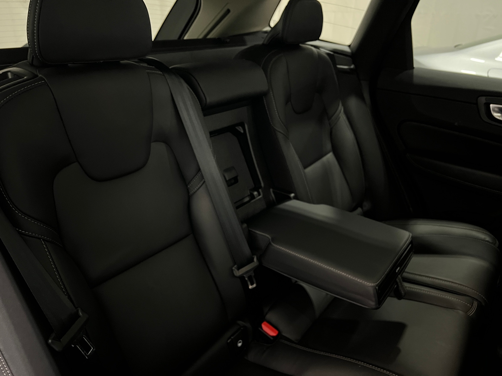 Thumbnail: 2022 Volvo XC60 - 5