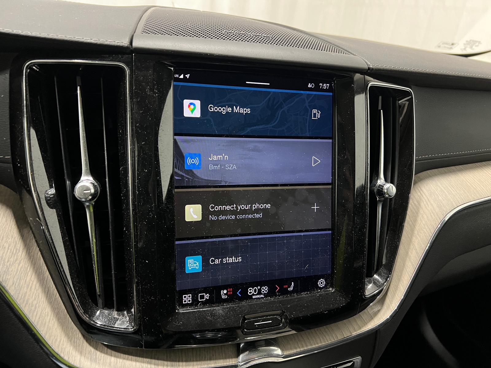 Thumbnail: 2022 Volvo XC60 - 3