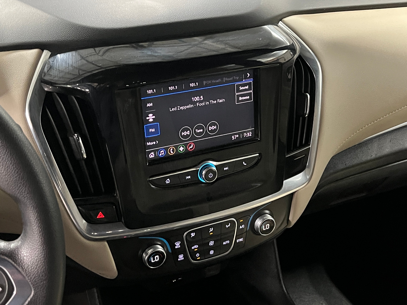 Thumbnail: 2022 Chevrolet Traverse - 4