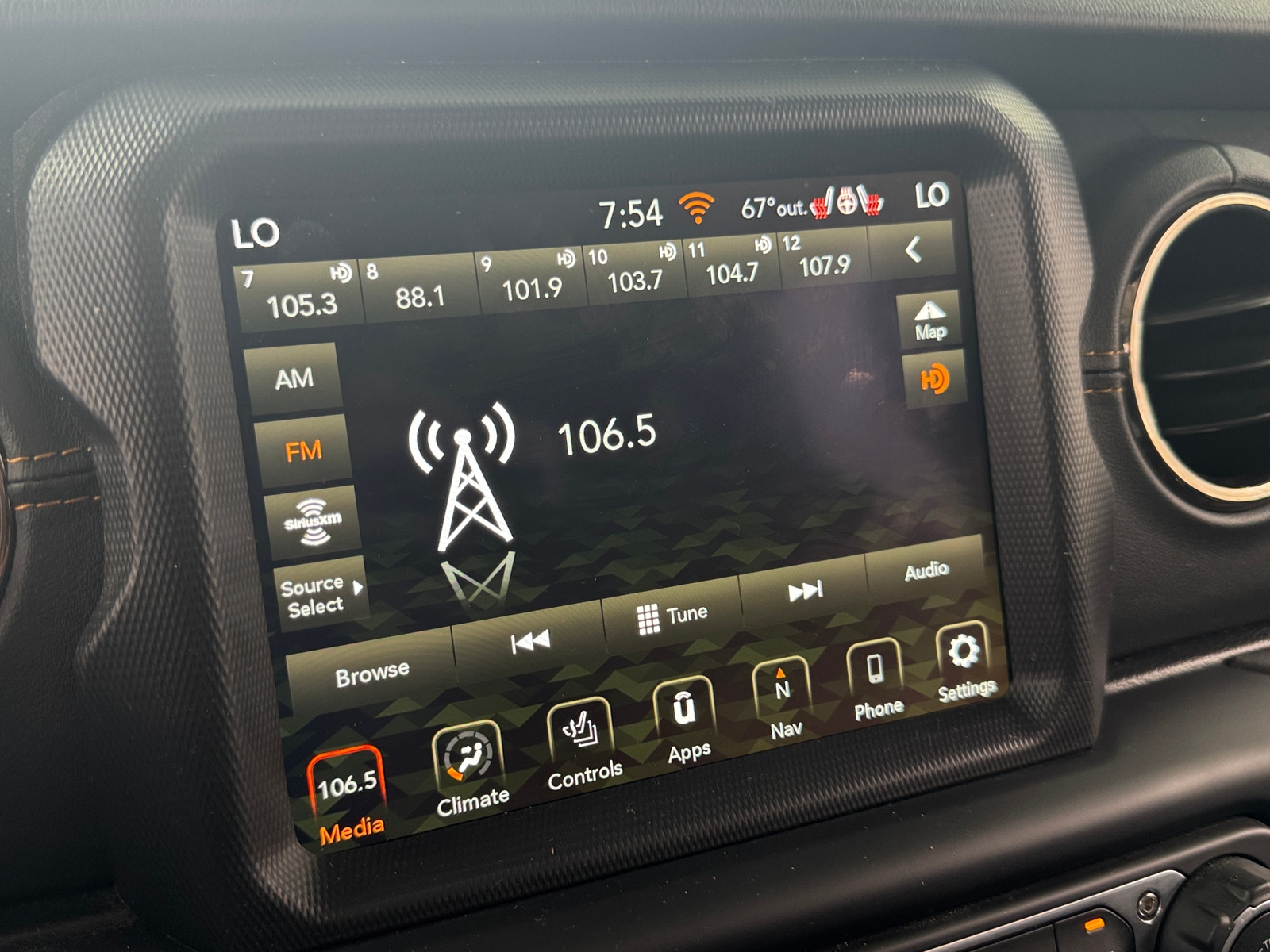 Thumbnail: 2021 Jeep Gladiator - 3