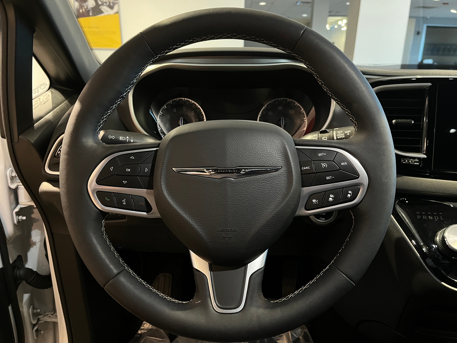 Thumbnail: 2025 Chrysler Pacifica - 4