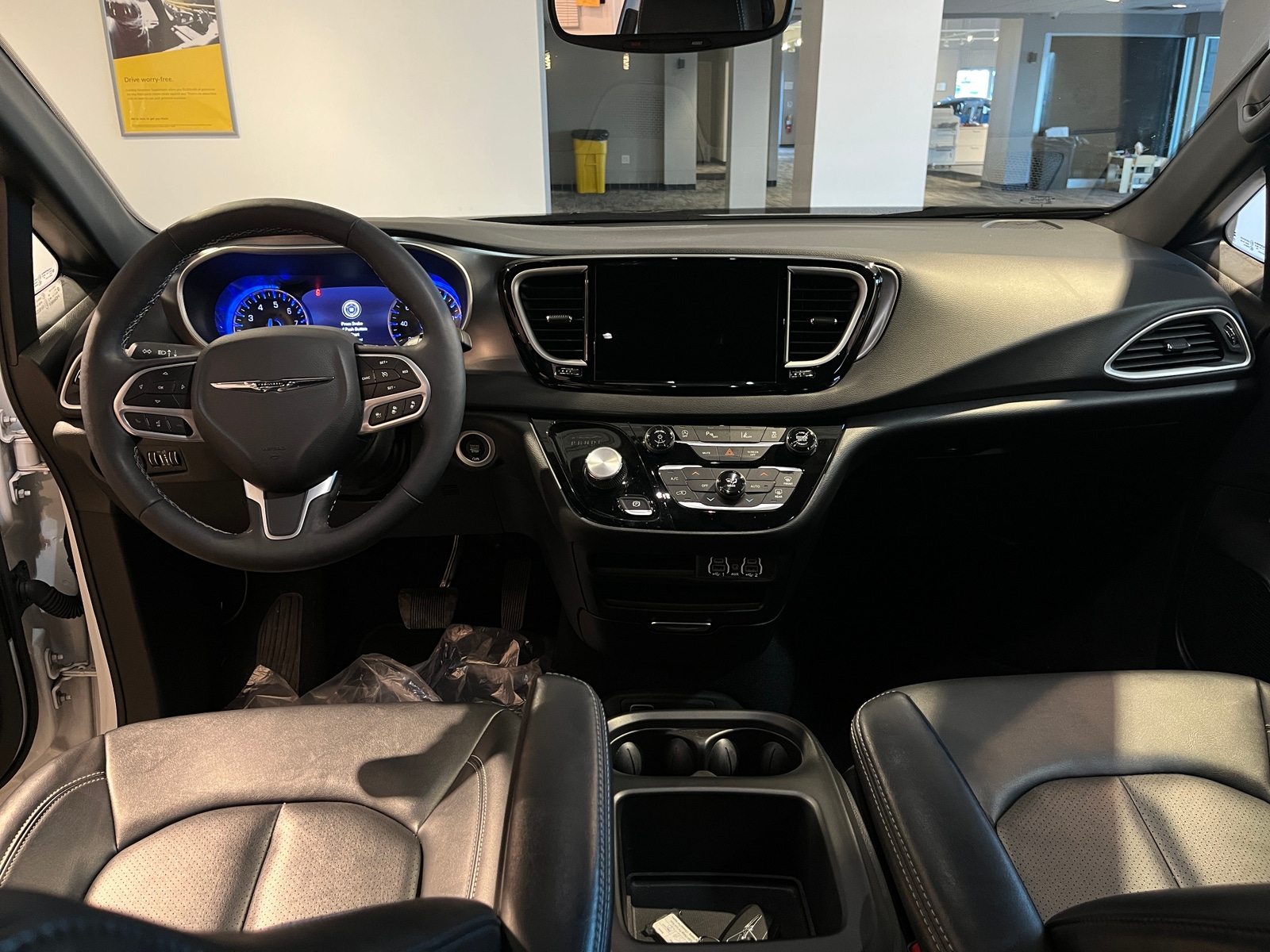 Thumbnail: 2025 Chrysler Pacifica - 2