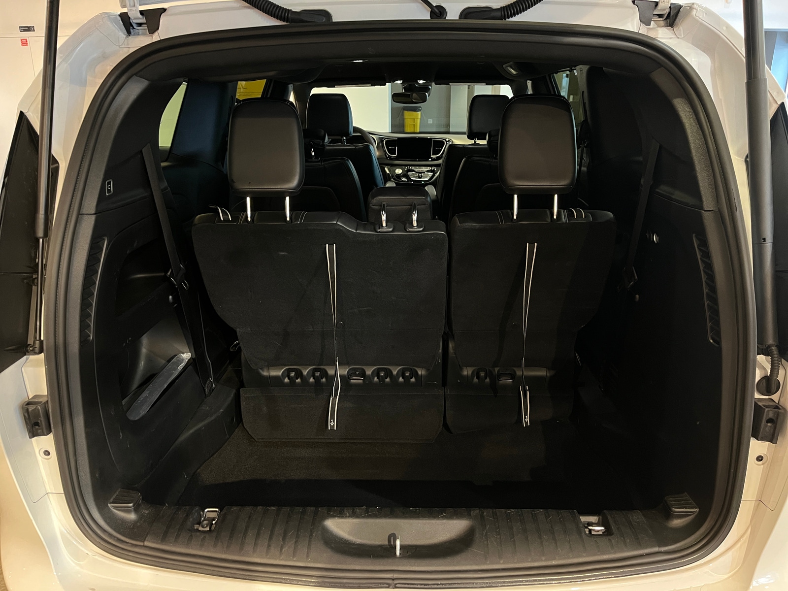 Thumbnail: 2025 Chrysler Pacifica - 6