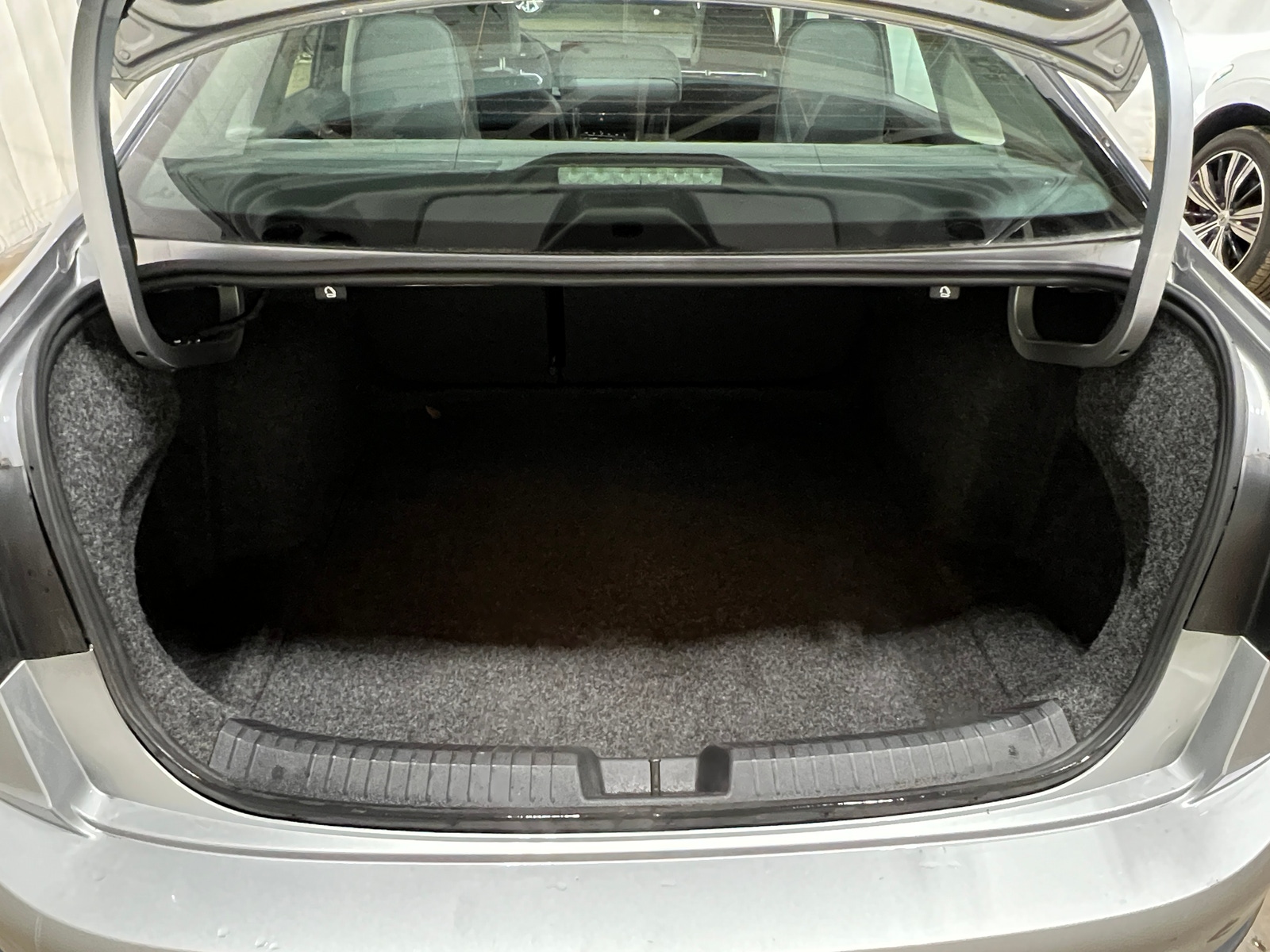 Thumbnail: 2025 Volkswagen Jetta - 6