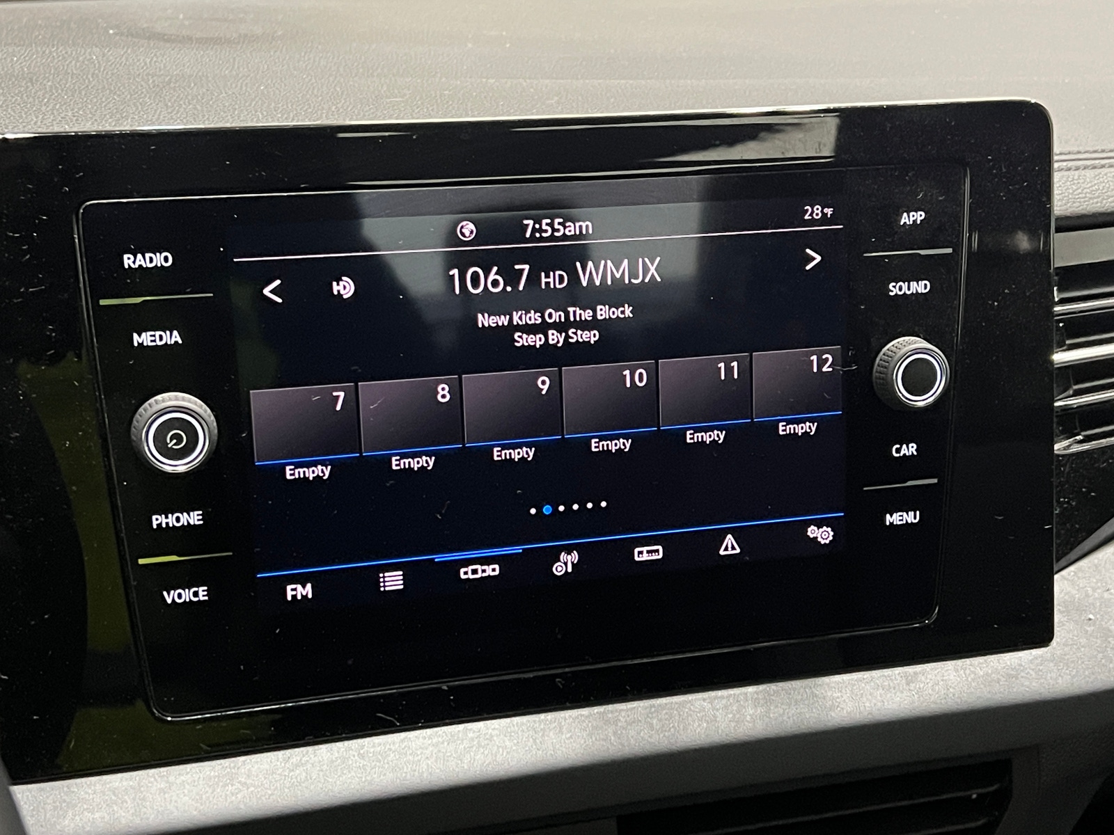 Thumbnail: 2025 Volkswagen Jetta - 3