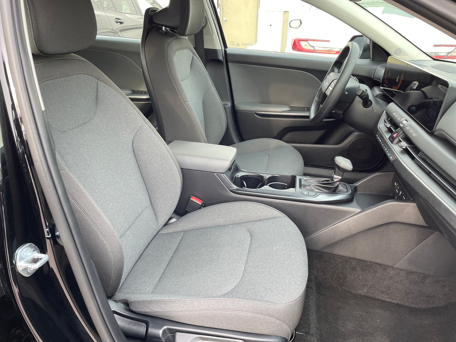 Thumbnail: 2025 Kia K4 - 2