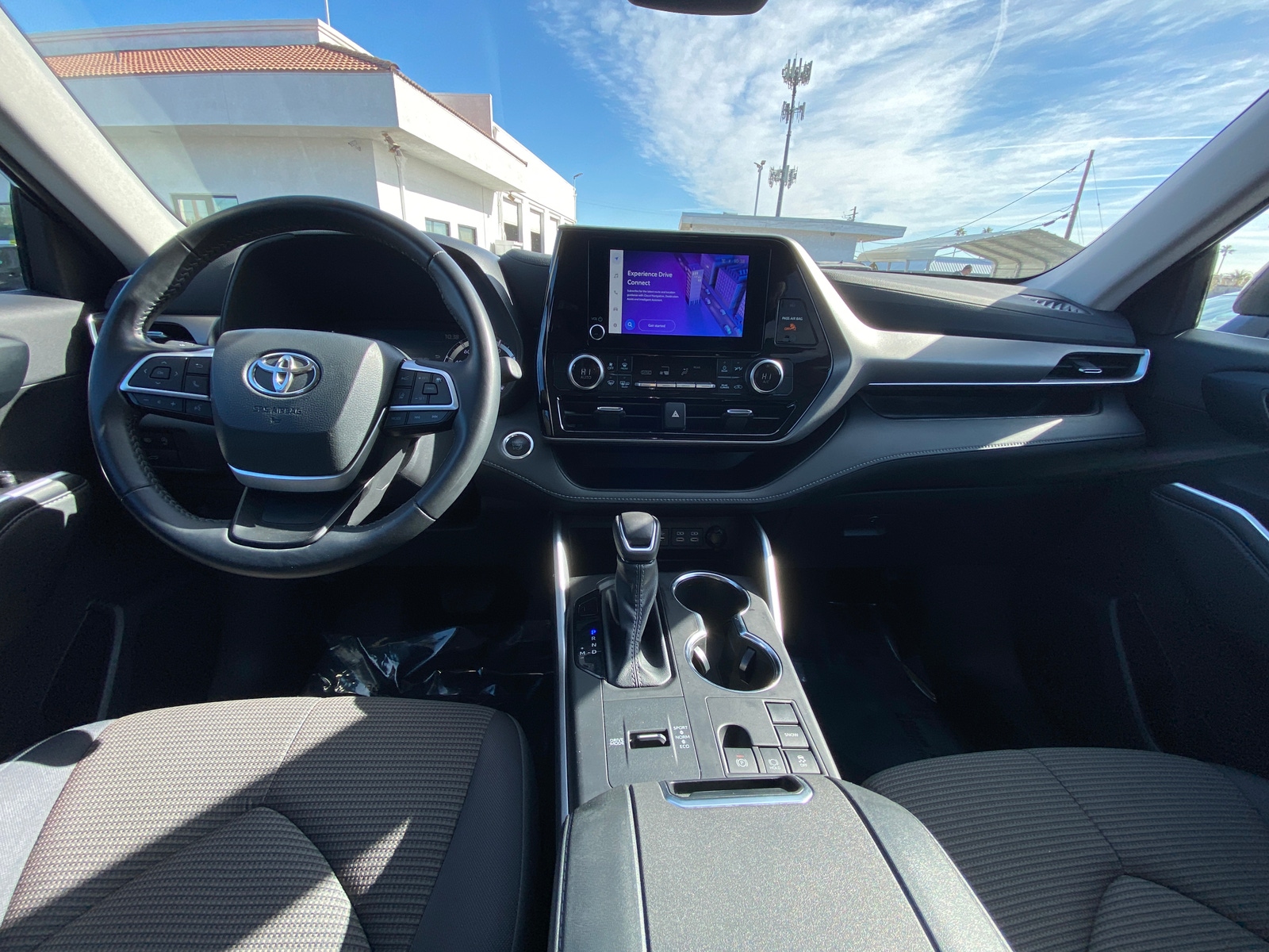 Thumbnail: 2025 Toyota Highlander - 3