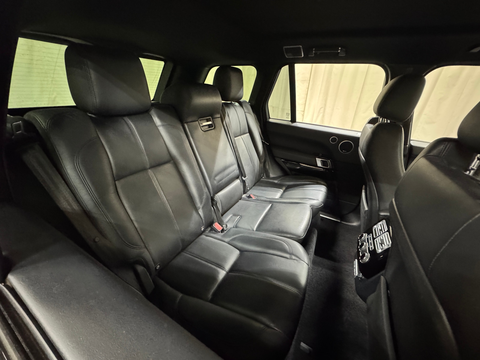 Thumbnail: 2016 Land Rover Range Rover - 5