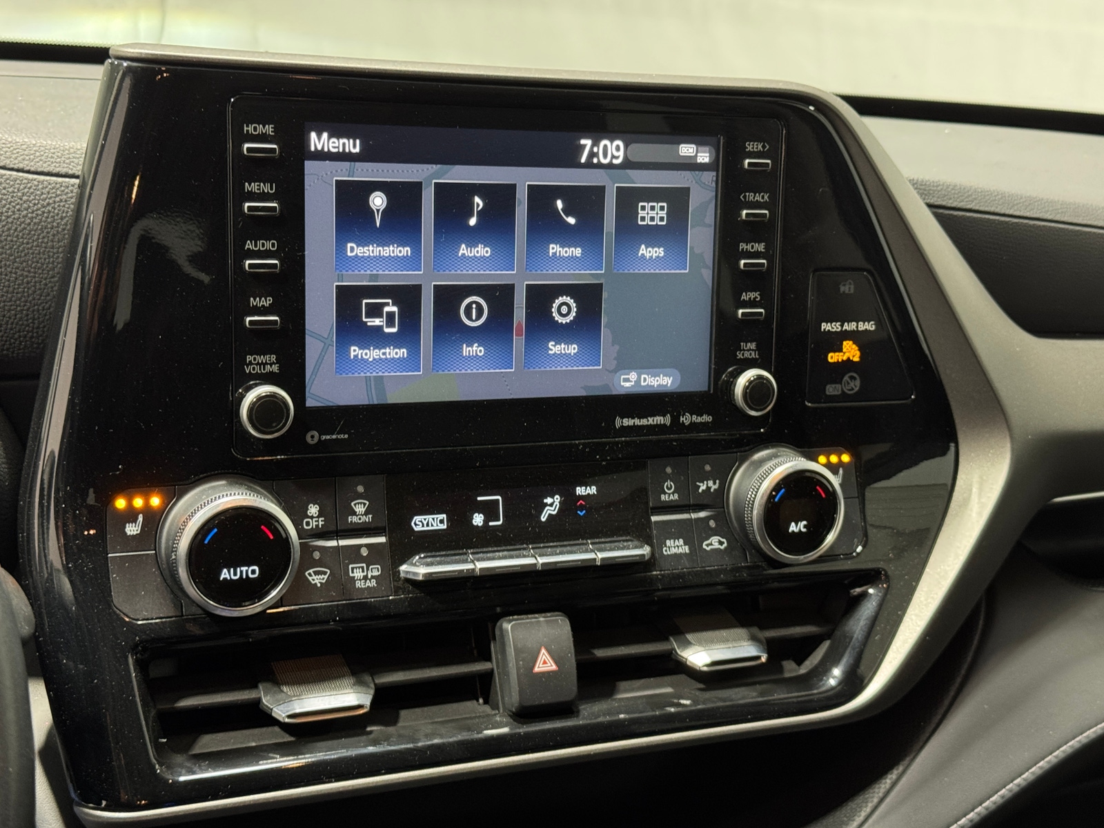 Thumbnail: 2021 Toyota Highlander - 3