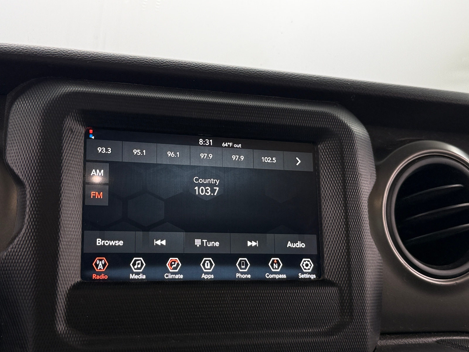 Thumbnail: 2023 Jeep Gladiator - 4