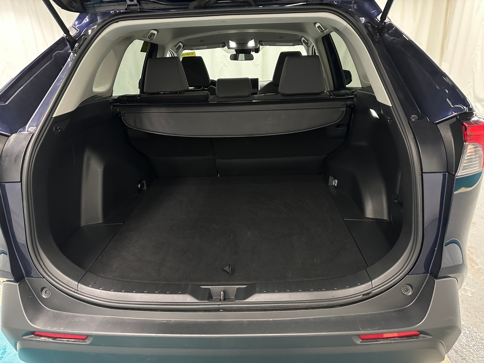 Thumbnail: 2025 Toyota RAV4 - 7