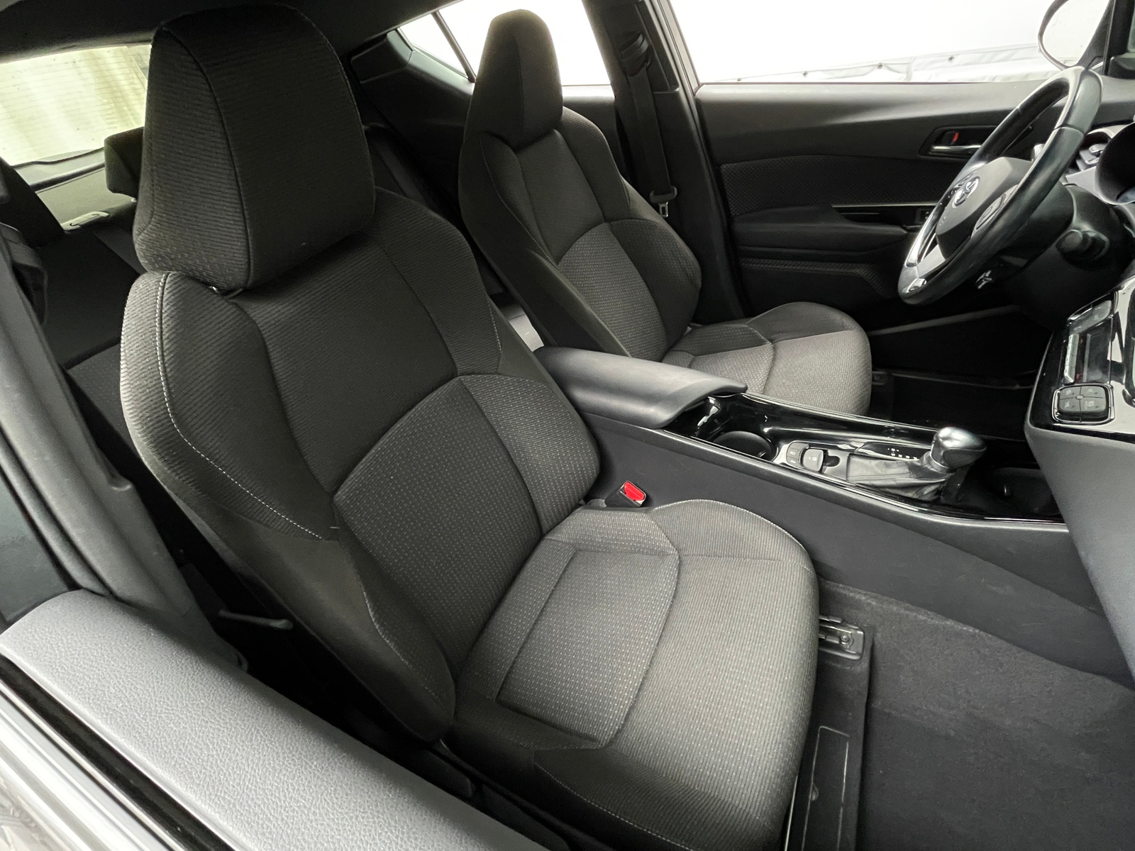 Thumbnail: 2019 Toyota C-HR - 2