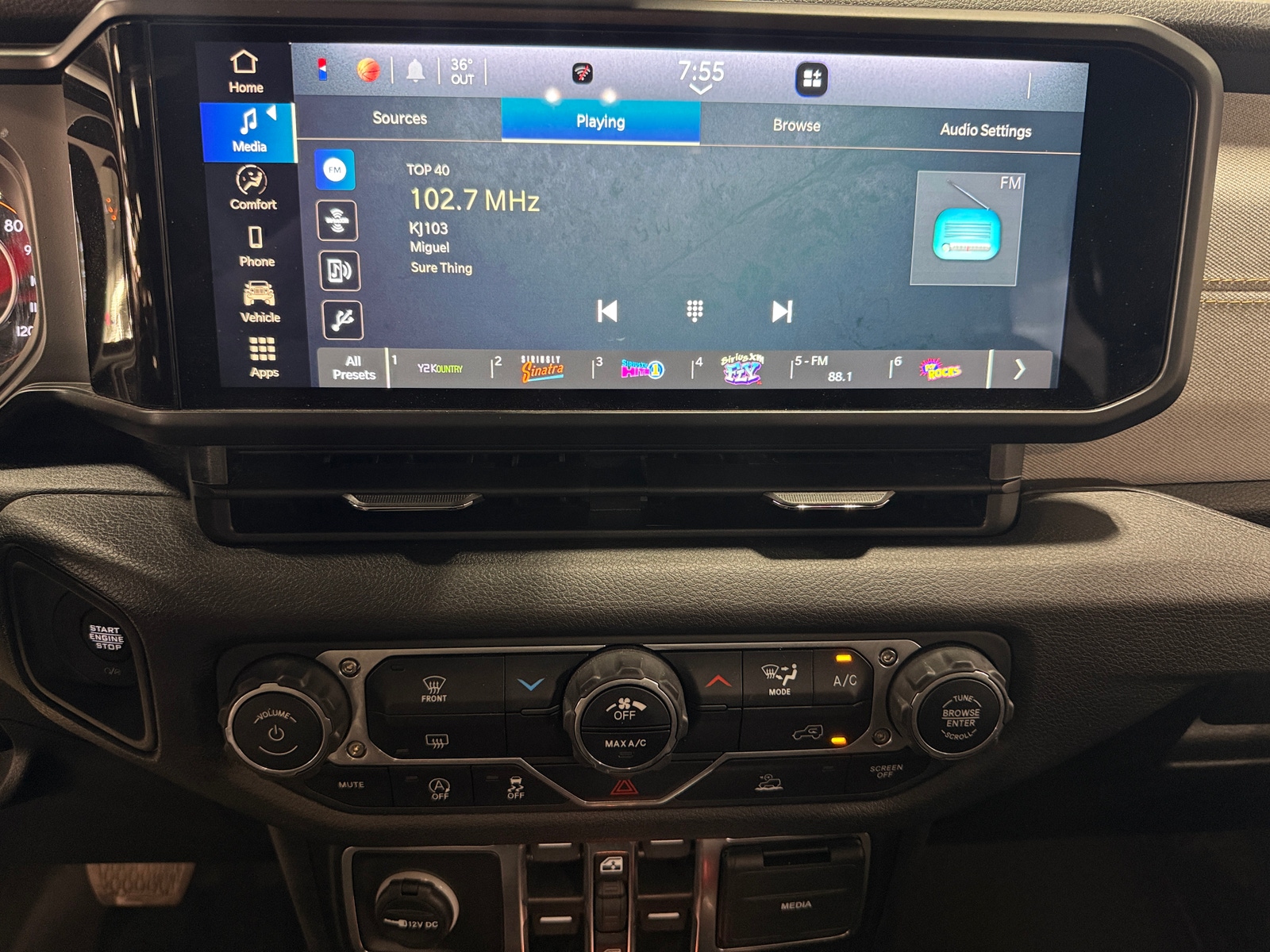 Thumbnail: 2025 Jeep Gladiator - 4