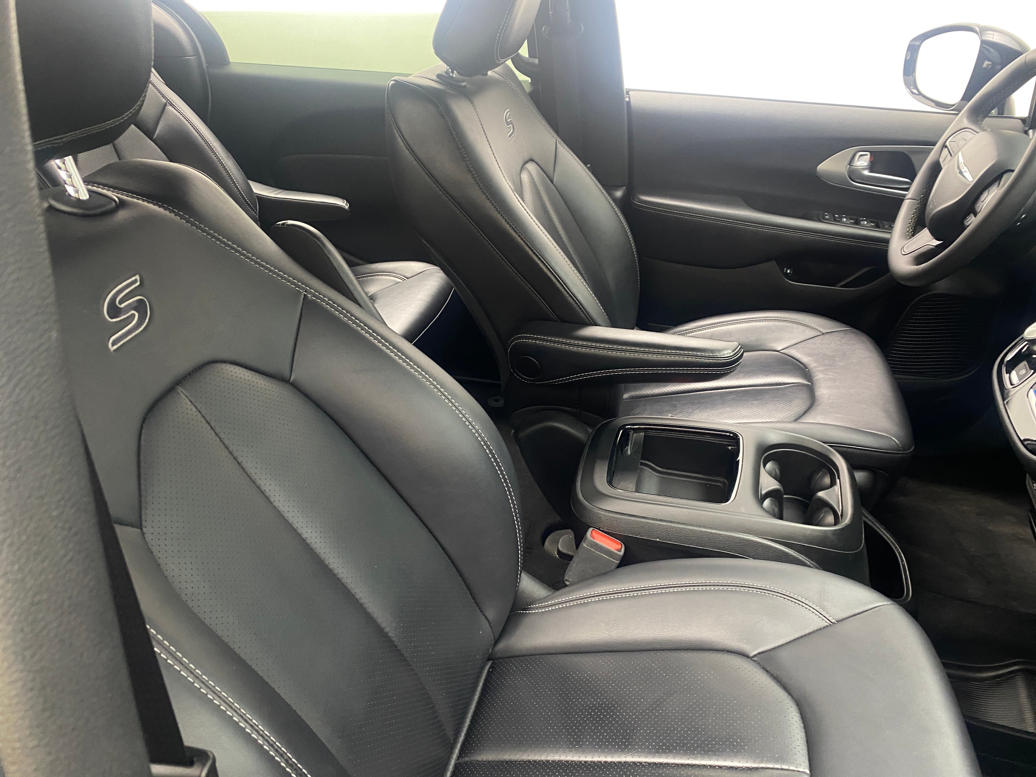 2024 Chrysler Pacifica PHEV