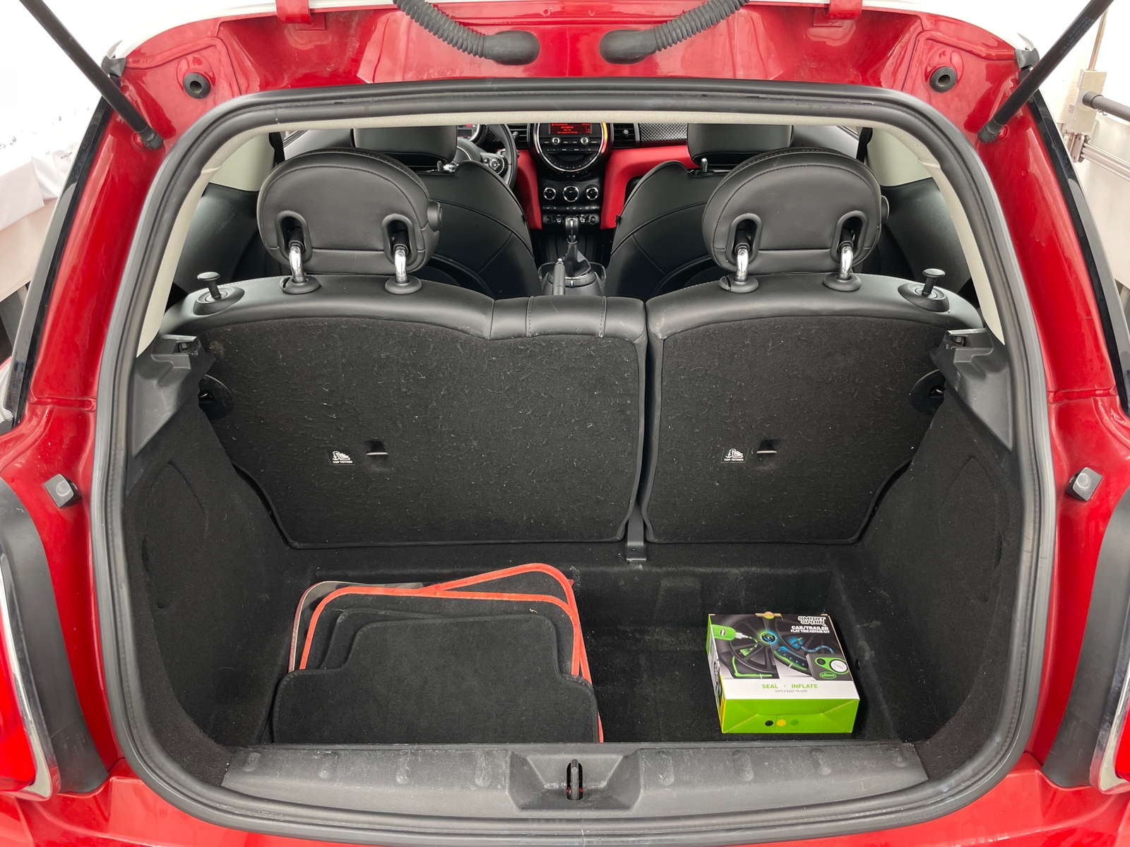 Thumbnail: 2015 MINI Cooper Hardtop - 5