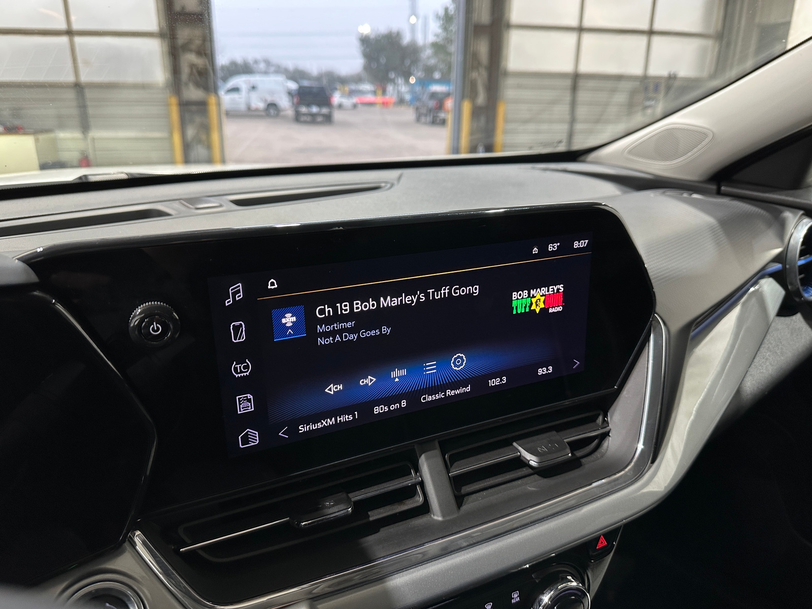 Thumbnail: 2025 Chevrolet Trax - 4