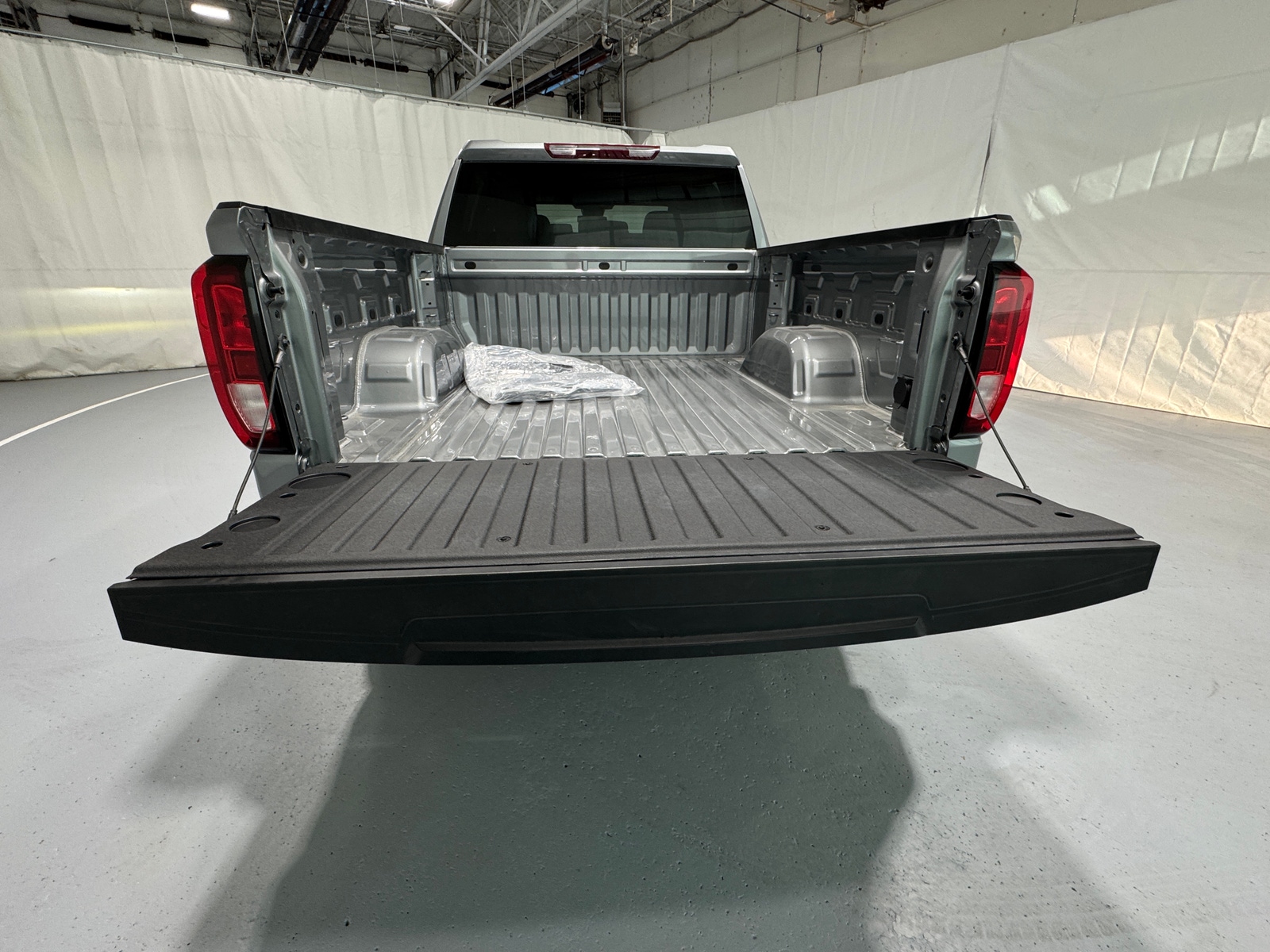 Thumbnail: 2025 GMC Sierra 1500 - 7