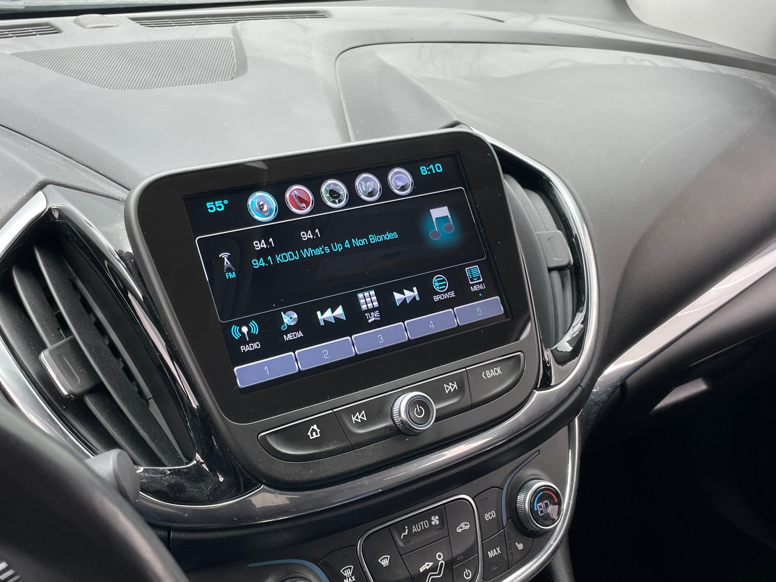 Thumbnail: 2017 Chevrolet Volt - 4