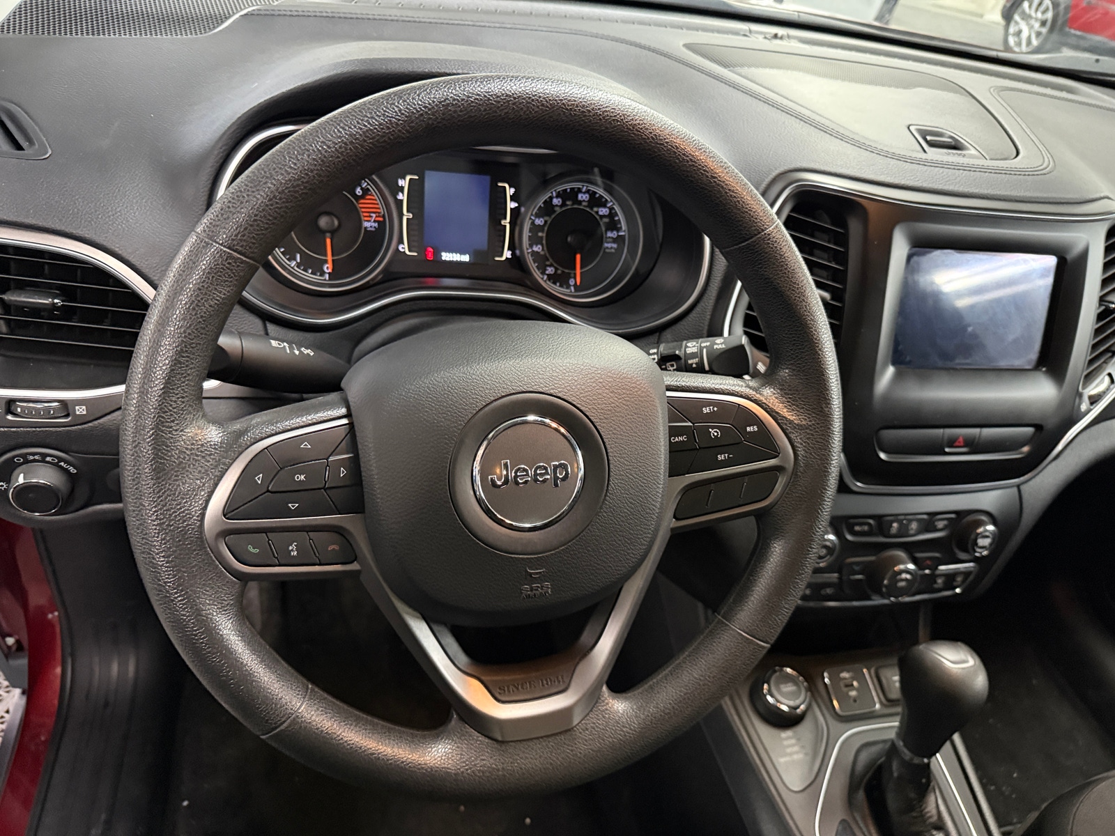 Thumbnail: 2020 Jeep Cherokee - 5