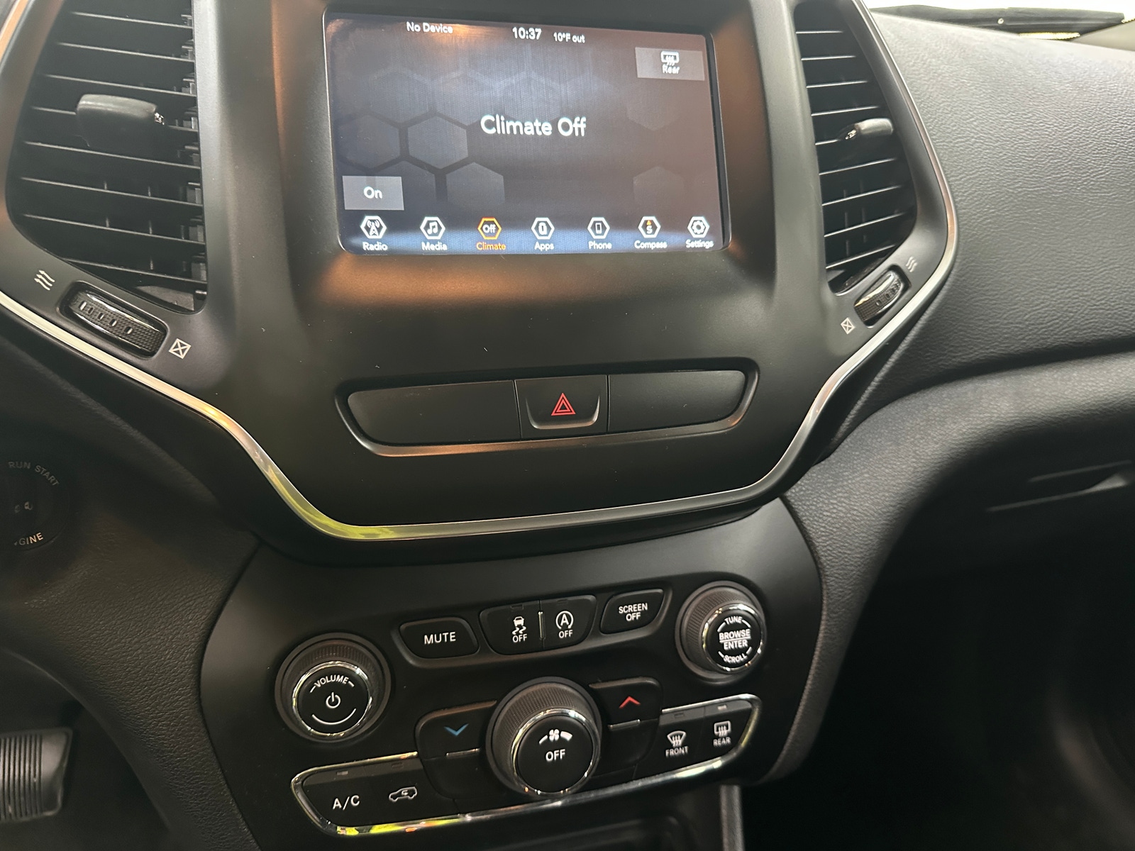 Thumbnail: 2020 Jeep Cherokee - 4