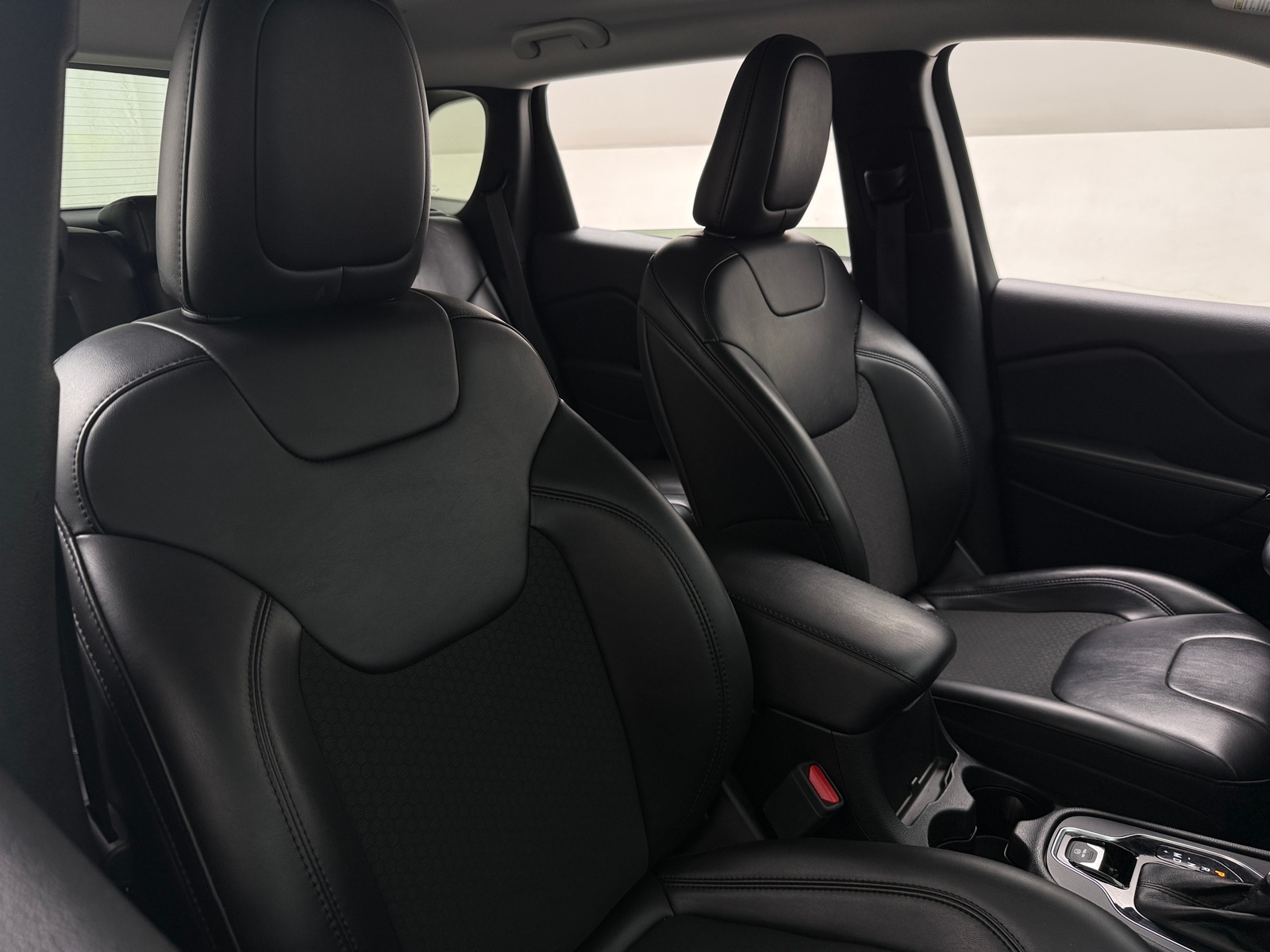 Thumbnail: 2019 Jeep Cherokee - 2