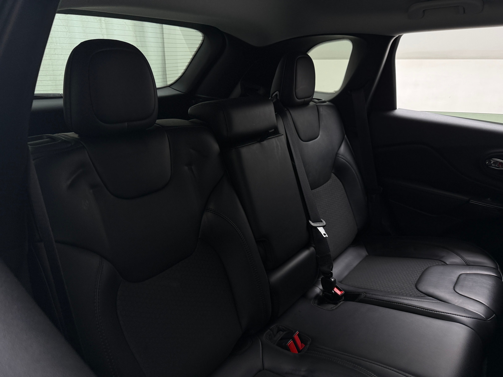 Thumbnail: 2019 Jeep Cherokee - 6