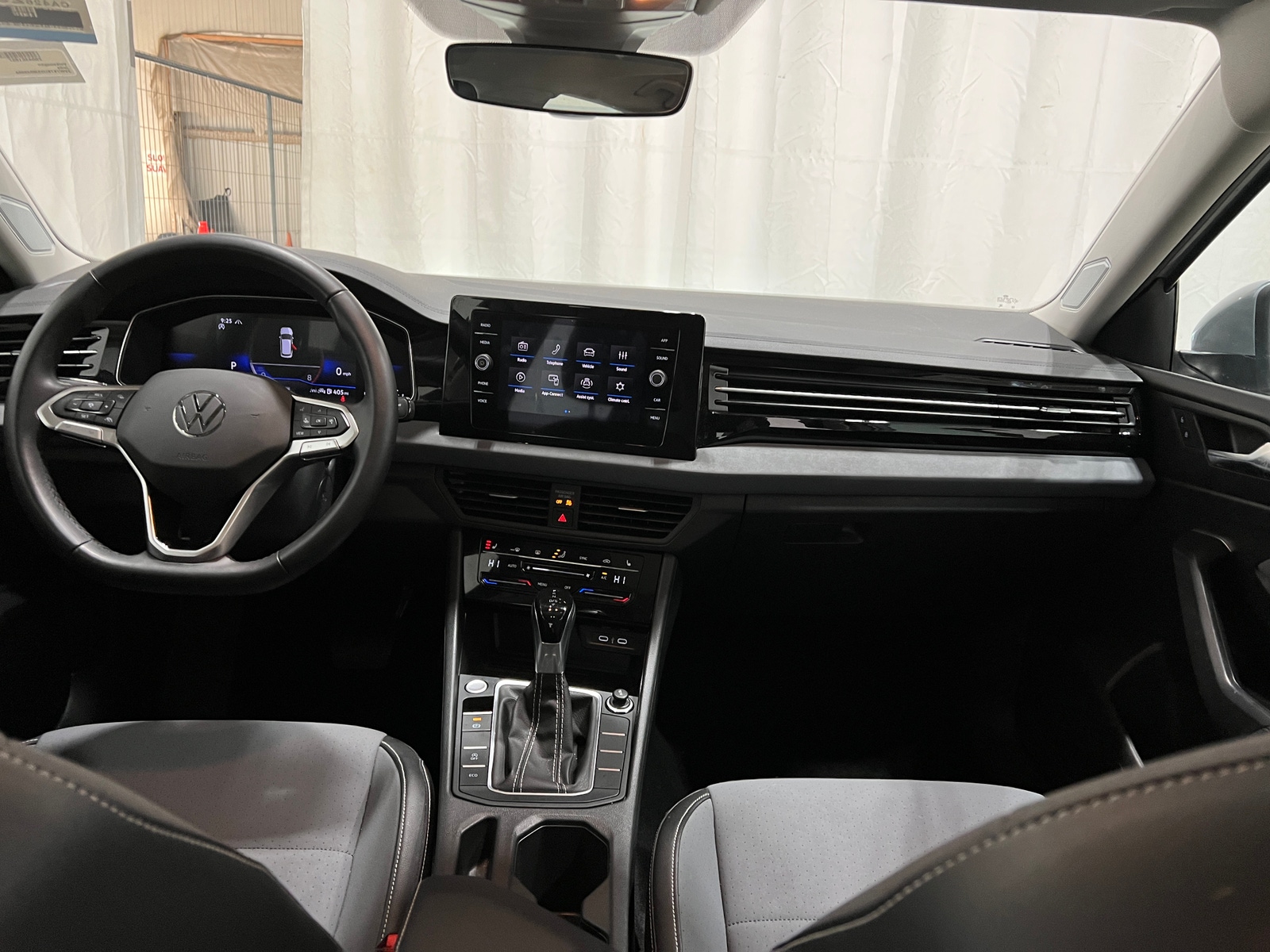 Thumbnail: 2025 Volkswagen Jetta - 3