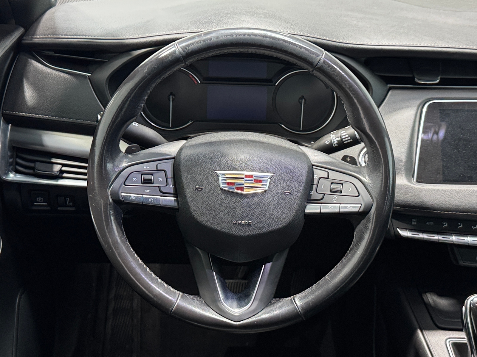 Thumbnail: 2021 Cadillac XT4 - 4