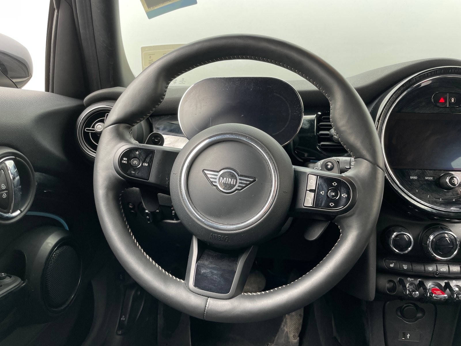 Thumbnail: 2023 MINI Cooper Hardtop - 4